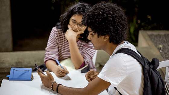 How SMS Marketing Can Help Schools and Colleges